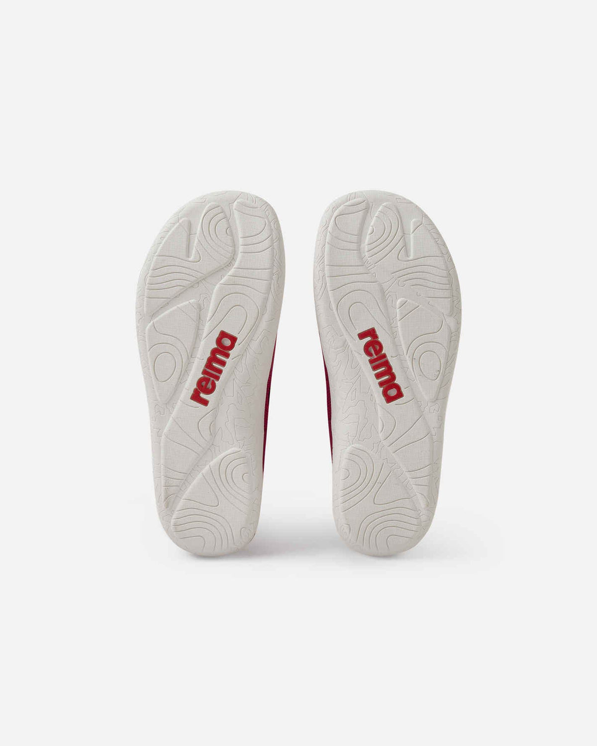 Undersidan av Reima barfotainspirerad barnsandal i hallonrosa – luftig sommarsko med flexibel sula och justerbar snabbsnörning för naturlig rörelse