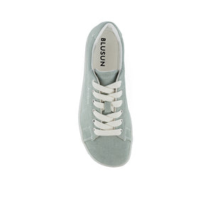 Blusun barfotasko i frostad grön canvas – minimalistisk sneakers med bred tåbox, noll drop och flexibel sula för naturlig fotrörelse och vardagsbruk.