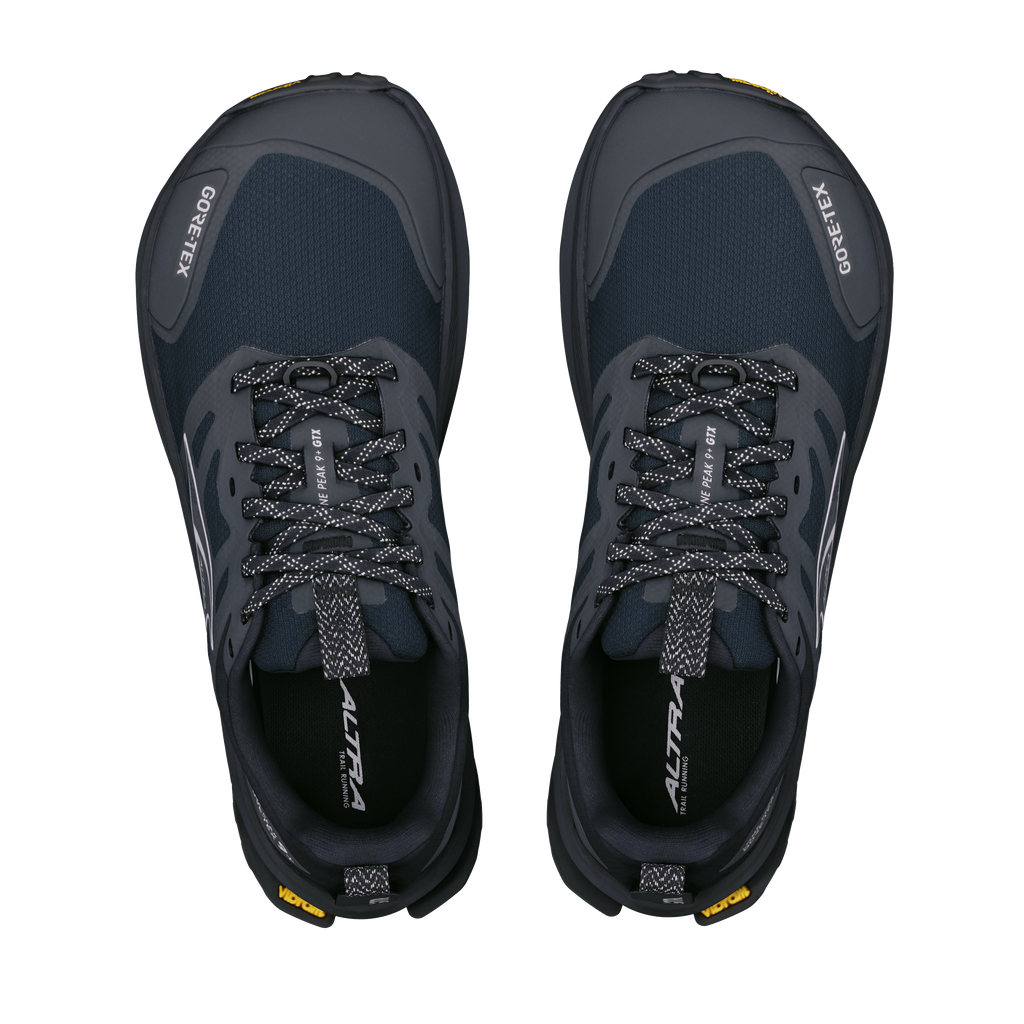 Altra Lone Peak 9+ Gtx Dam Black trailsko, sedd snett framifrån