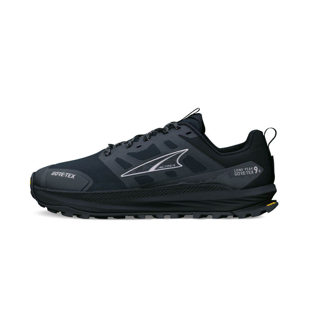 Altra Lone Peak 9+ Gtx Herr Black trailsko, livsstilsbild