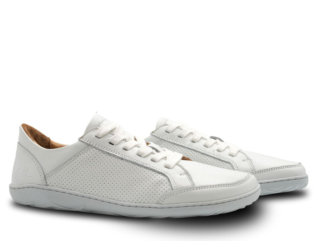 Aylla Ari Herr White