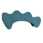 Närbild på en turkos tåseparator för höger fot från Correct Toes Sport, tillverkad i flexibel medicinsk silikon. Produkten visar en anatomisk fotillustration samt texten ”Correct Toes Sport R”.