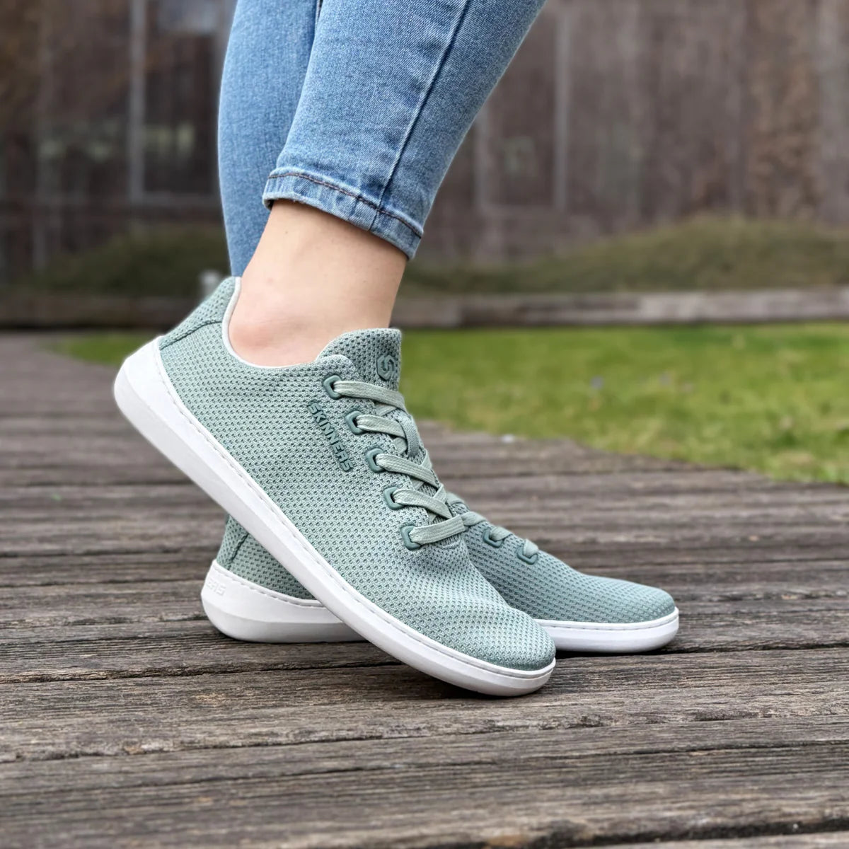 Skinners Globetrotter Ii Unisex Mist Green sneaker, sedd snett framifrån