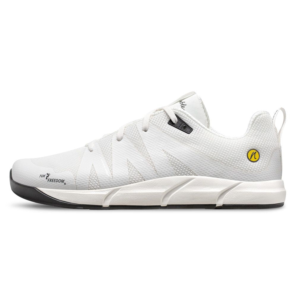 Vit löparsko från Joe Nimble, modell Addict, med bred tåbox, noll drop och minimalistisk design för naturlig fotrörelse och optimal komfort.