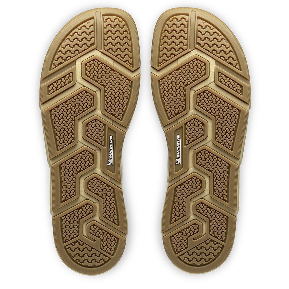 Undersidan av Joe Nimble Addict Road i off-white med guldfärgad sula. Minimalistisk barfotasko med Toe Freedom-design, ventilerande mesh och bred tåbox.