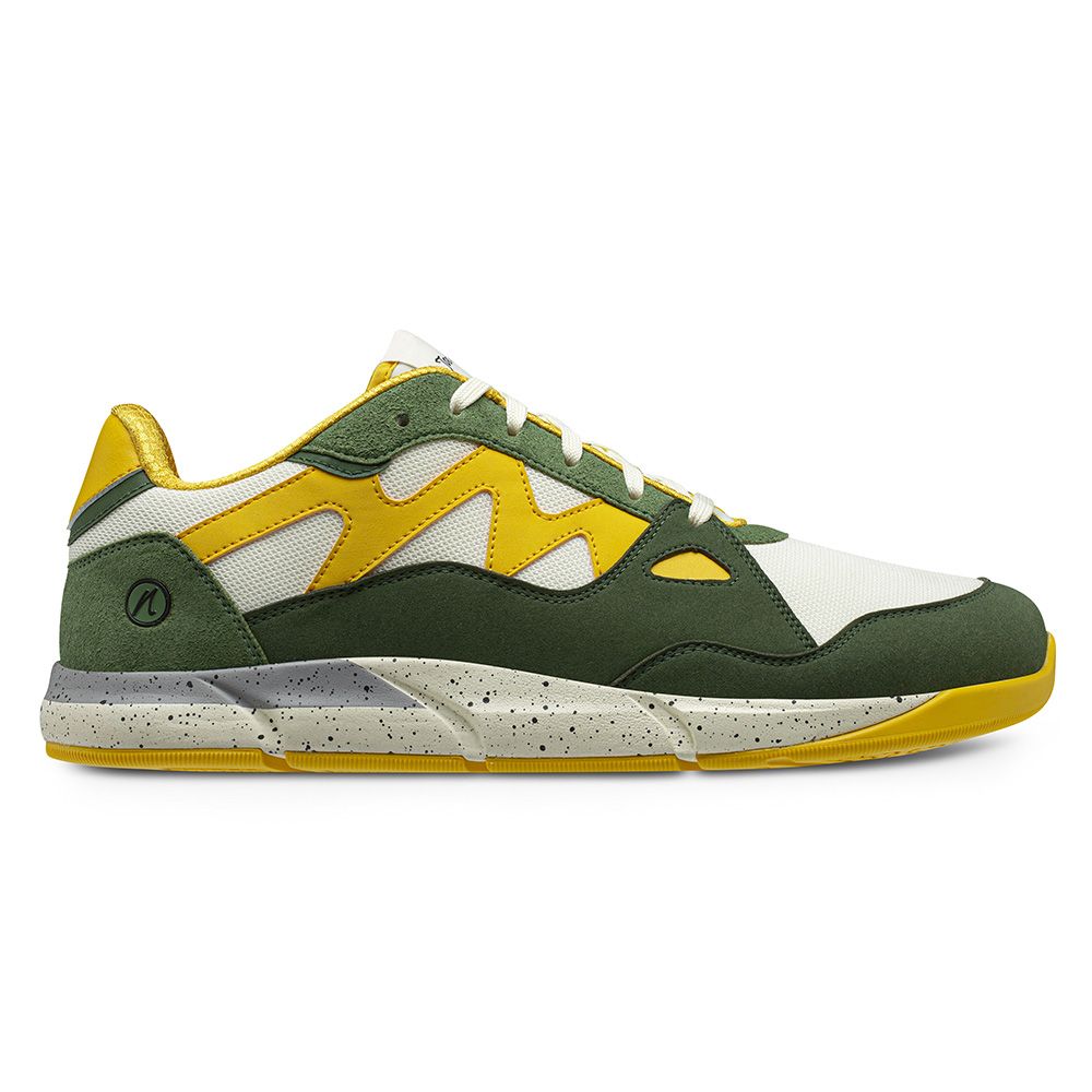 Joe Nimble Addict barfotasko för herr i grön, gul och vit färgkombination. Låg sneaker med bred tåbox, ventilerande ovandel och dämpad sula i stänkmönstrad grå-beige. Designad för naturlig rörelse och optimal komfort vid vardagsanvändning.