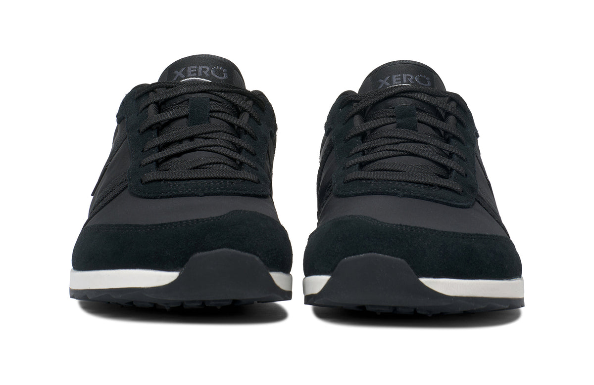 Xero Shoes Wynn Black – minimalistisk barfotasko i svart med retrodesign, bred tåbox och noll drop för naturlig rörelse och komfort