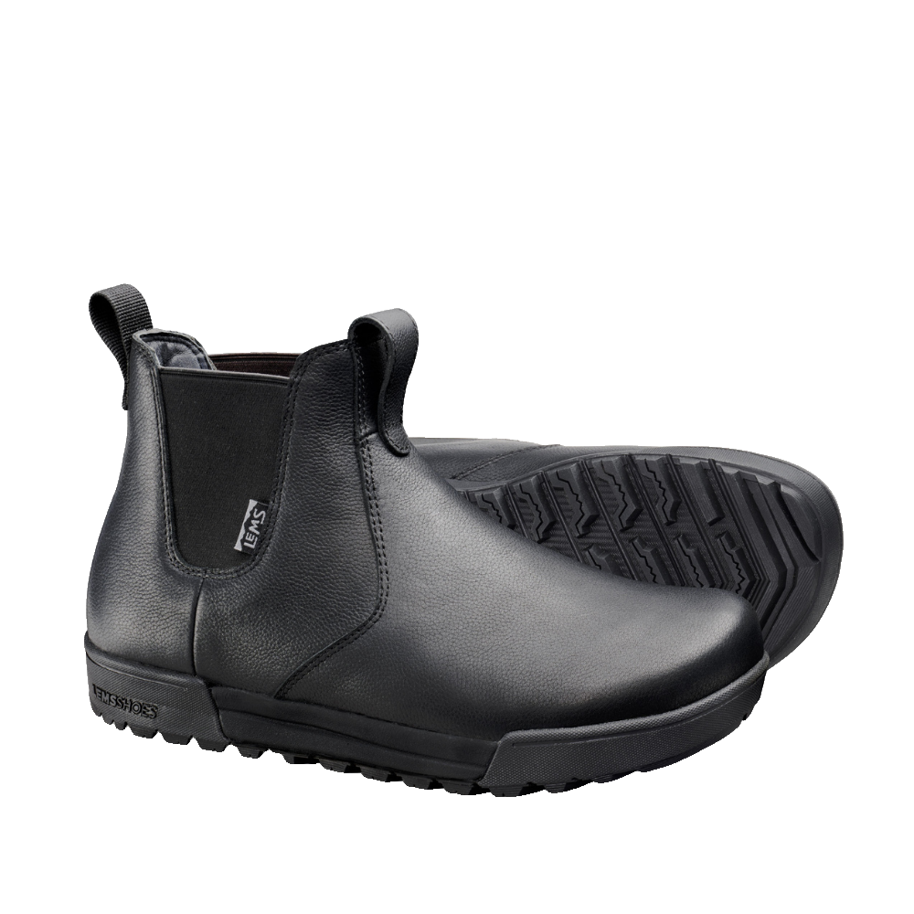 Lems Shoes Chelsea Tuff Unisex Svart chelseaboots, sedd snett framifrån