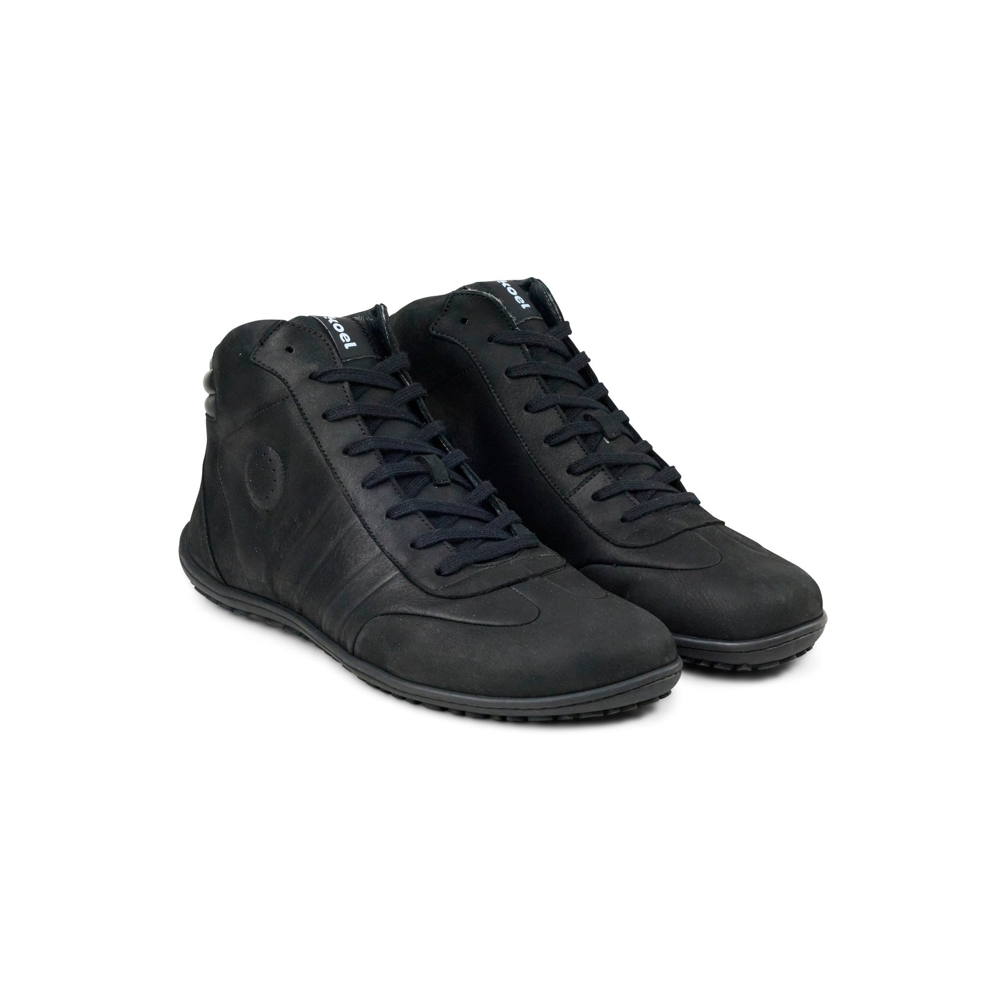 Koel IZO Leather Black – detaljvy
