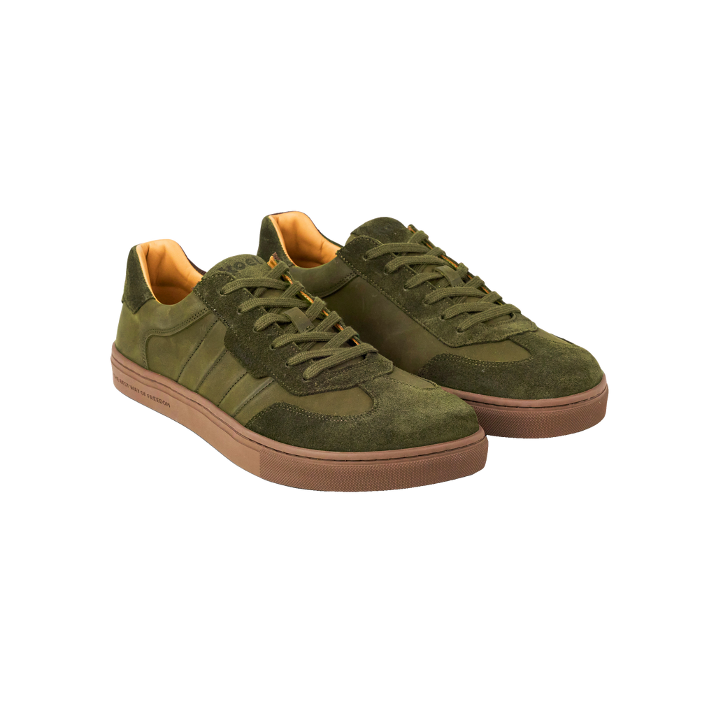 Koel Helio Suede Herr Olive, snett framifrån