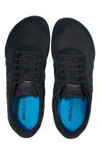 Xero Shoes Wynn Black – minimalistisk barfotasko i svart med retrodesign, bred tåbox och noll drop för naturlig rörelse och komfort