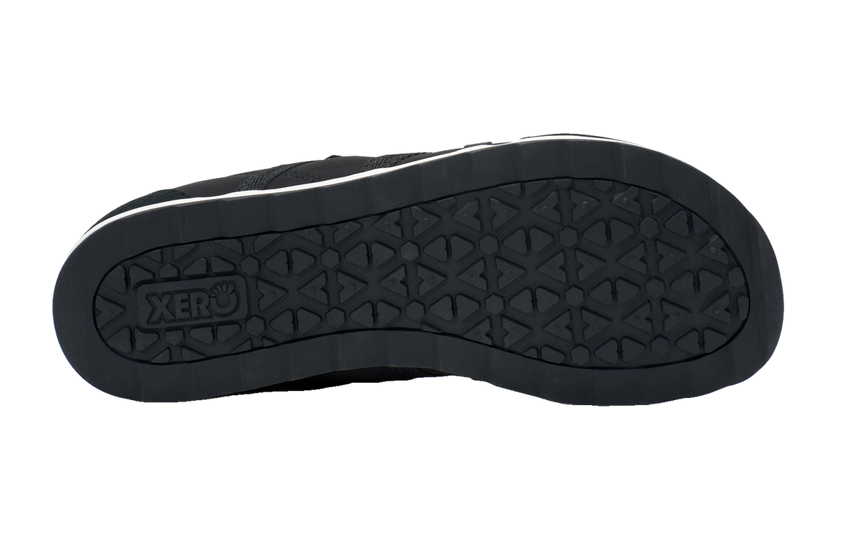 Undersidan av Xero Shoes Wynn Black – minimalistisk barfotasko i svart med retrodesign, bred tåbox och noll drop för naturlig rörelse och komfort