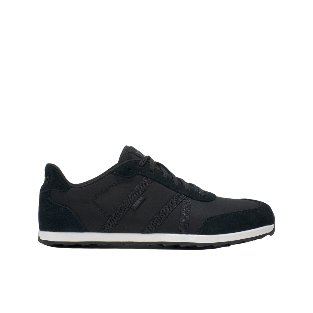 Xero Shoes Wynn Black – minimalistisk barfotasko i svart med retrodesign, bred tåbox och noll drop för naturlig rörelse och komfort